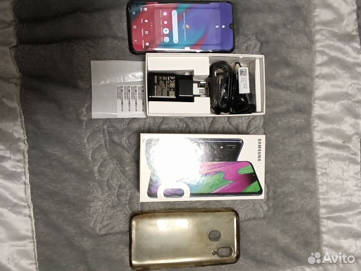 Samsung Galaxy A40, 4/64 ГБ