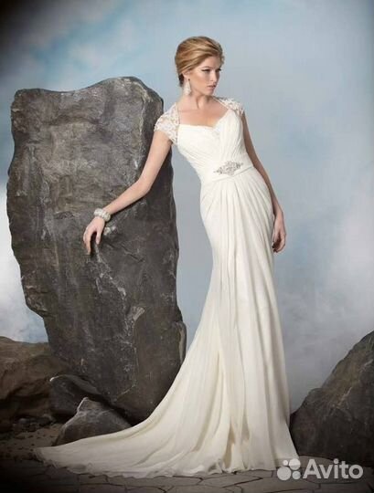 Свадебное платье Madeline Gardner NY, США, 46