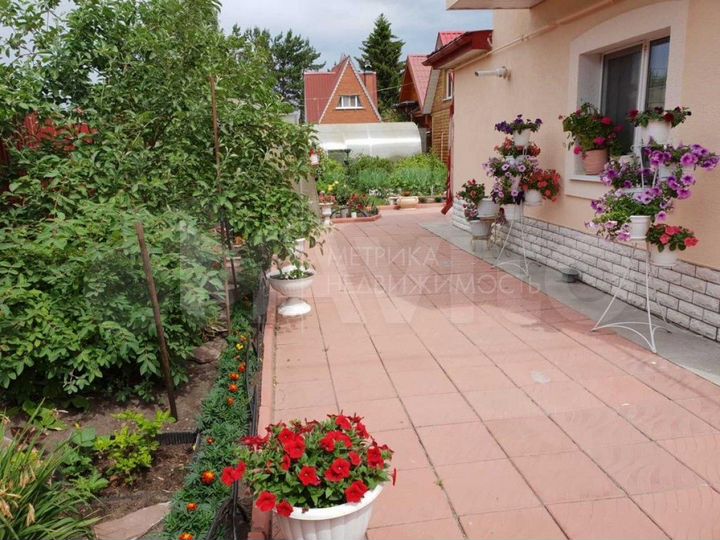 Дом 165 м² на участке 5,1 сот.