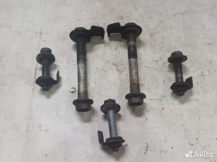 Болты крепления рычагов Grand Cherokee WK1 WH