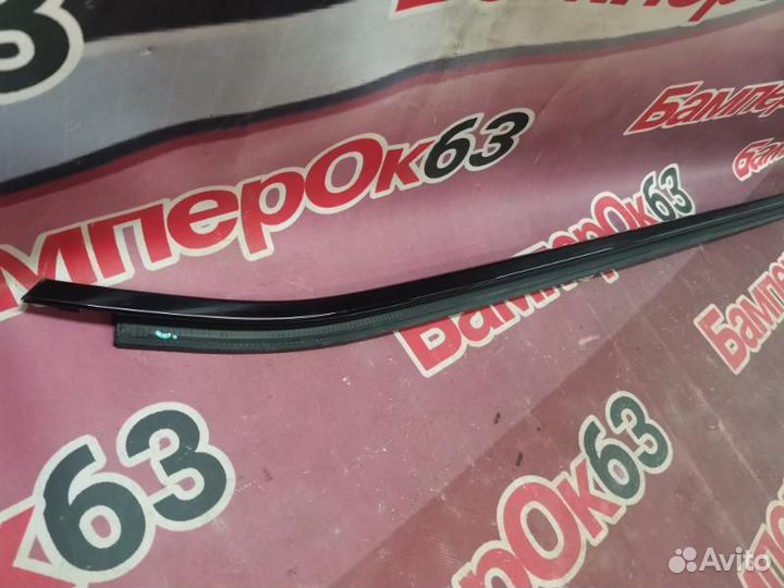 Молдинг лобового стекла BMW X3 F25 2010 перед. лев