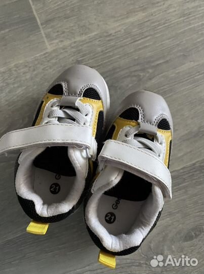 Кроссовки детские