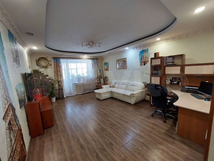 3-к. квартира, 90 м², 1/2 эт.
