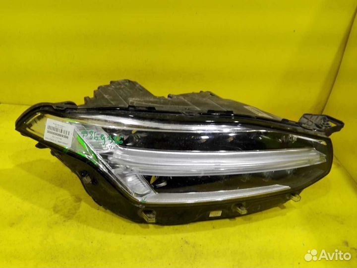 Фара правая Volvo XC90