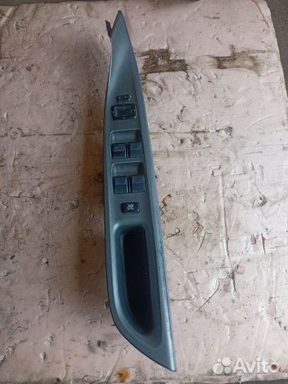 Блок управления стеклоподъемниками Mazda 6gg