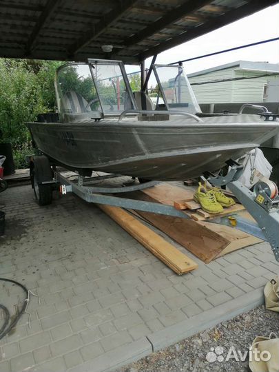 Моторная лодка