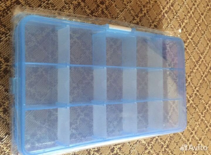 Пластиковая коробка рыбака