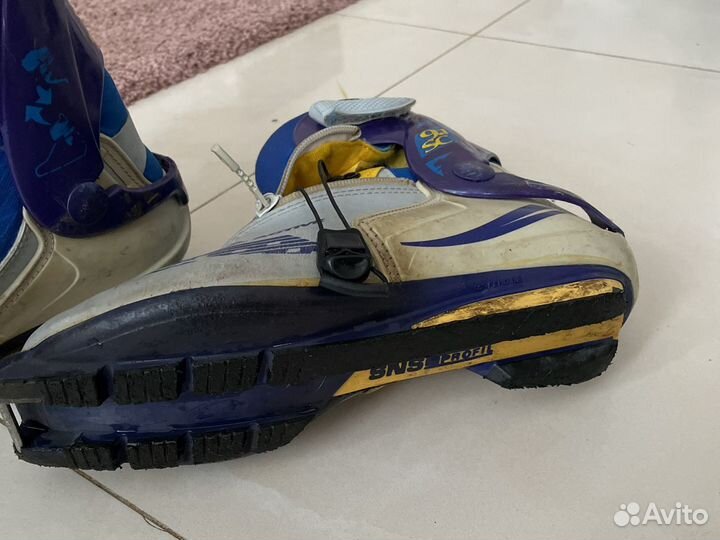 Лыжные ботинки