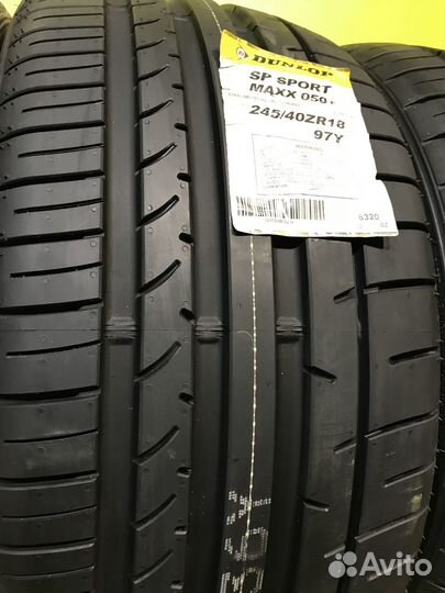 Dunlop SP Sport Maxx 050+ 265/35 R18 и 245/40 R18 97Y