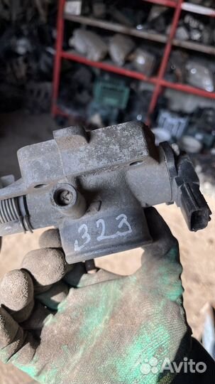 Mazda 323 BA 1.5 дроссельная заслонка