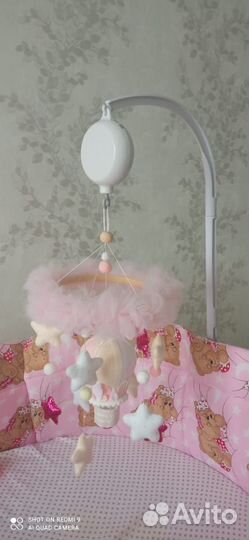 Мобиль на детскую кроватку ручной работы из фетра