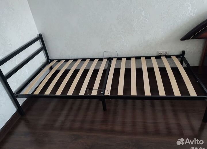 Кровать