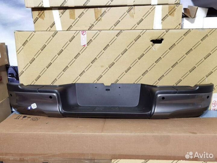 Бампер задний Toyota Hilux