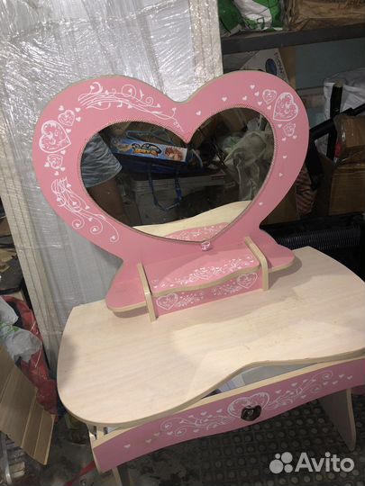 Туалетный столик для принцесс