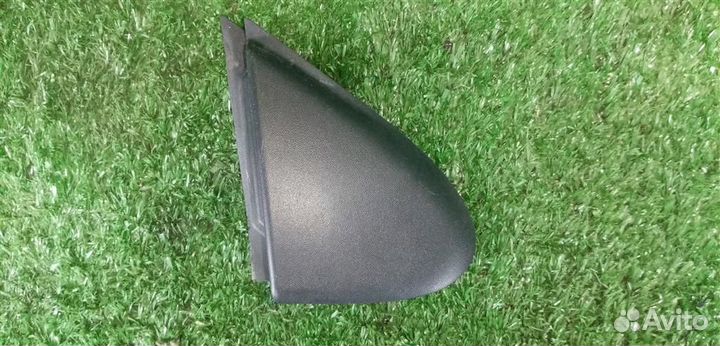 Накладка крыла переднего правого Renault Megane 3