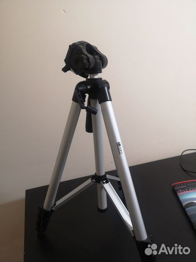 Штатив (трипод) для фото- и видеокамер