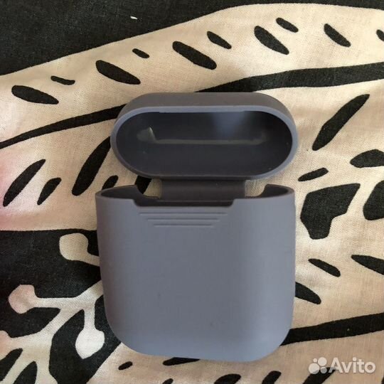 Чехлы на Airpods 2