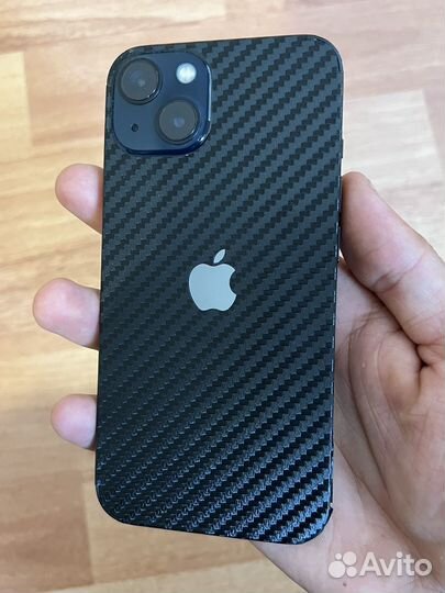 Телефон iPhone 13