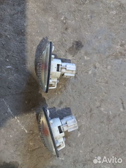 Повторитель поворота в крыло Nissan Almera Classic