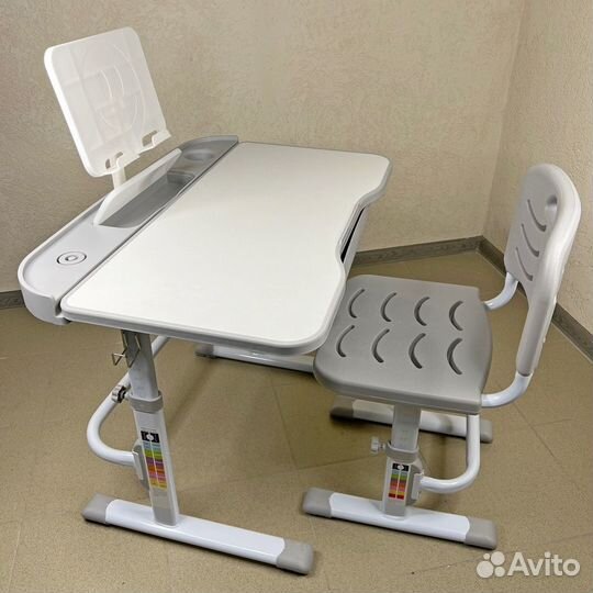 Детская Растущая Парта +Стул +LED лампа Lott Amigo