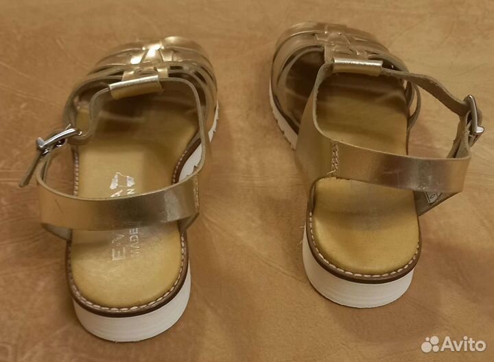 Сандалии для девочки