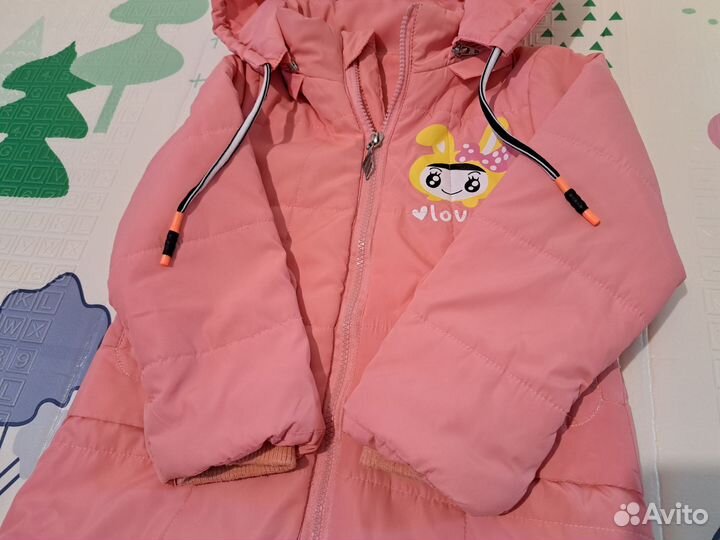 Демисезонная куртка на девочку 3-4 года