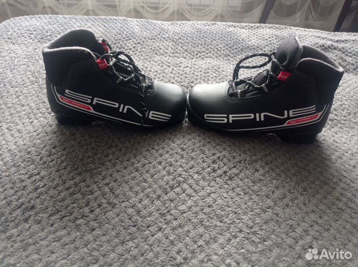 Лыжные ботинки