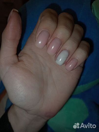 Модель на маникюр
