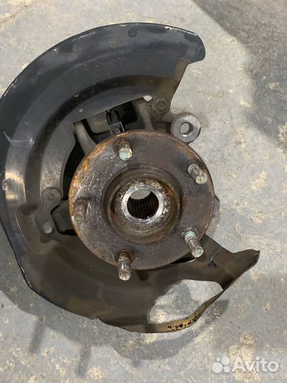 Кулак поворотный передний правый Mazda 3 BK