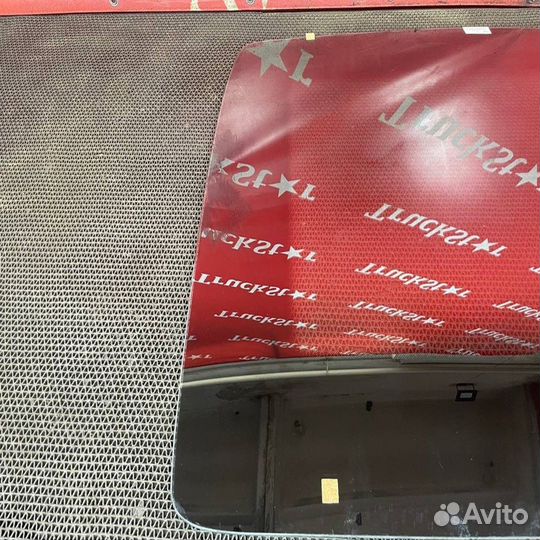 Стекло люка Volvo FH