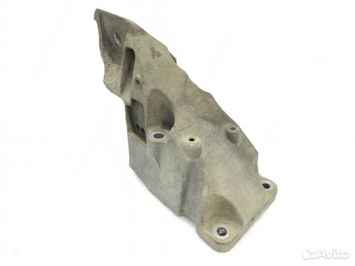 Кронштейн двигателя правый Land Rover Range Rover