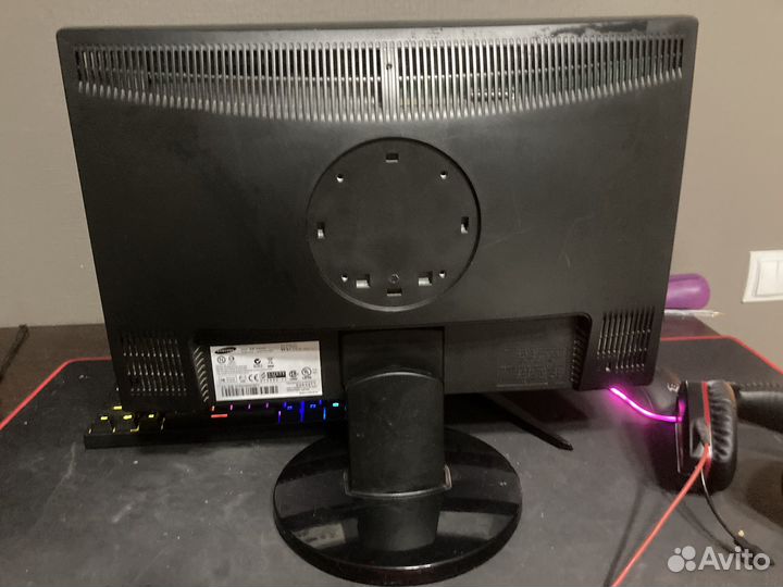 Монитор Samsung 20