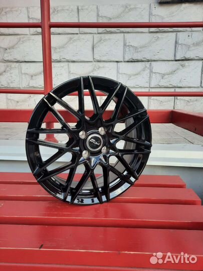 Диск литой Veloce R17 7.0 4*100 ET40 d60.1