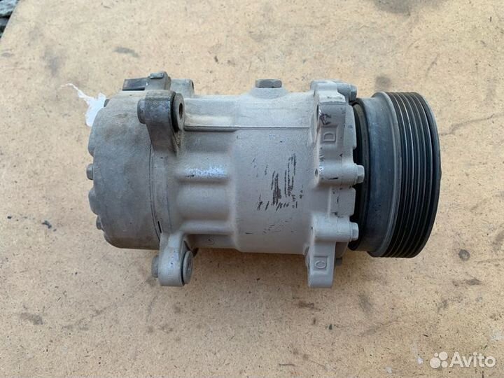 Компрессор кондиционера Volkswagen Jetta AVH 2003