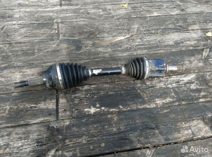 Полуось передняя лева jeep Cherokee WK2 3.0 CRD