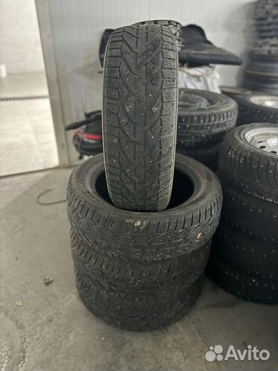 Tigar Ice 215/55 R17