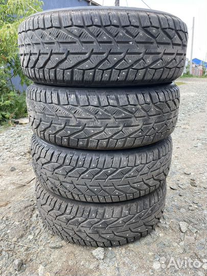 Tigar Ice 215/55 R17 98T