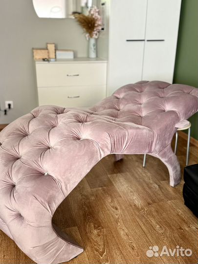 Анатомическая кушетка для наращивания ресниц