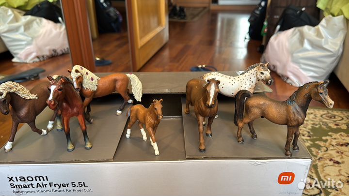 Конюшня schleich оригенал + лошади, коневоз