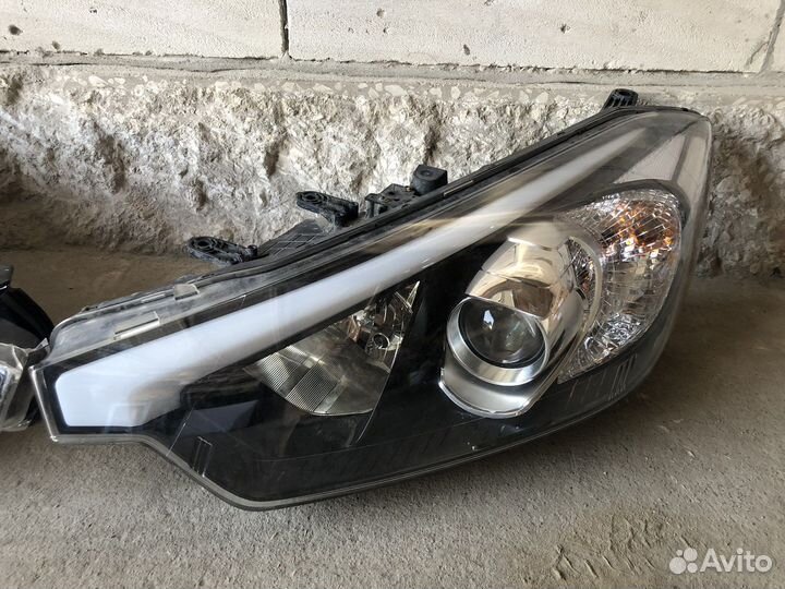 Фара Kia Cerato 3 оригинал с дефектом