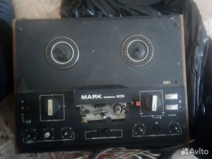 Катушечный магнитофон. маяк модель205. СССР