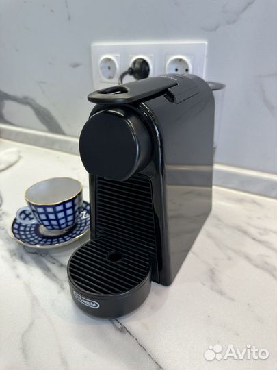 Кофемашина nespresso essenza mini