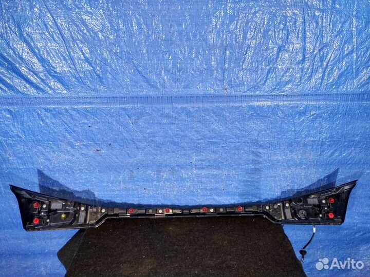 Фонарь внутренний Lexus UX