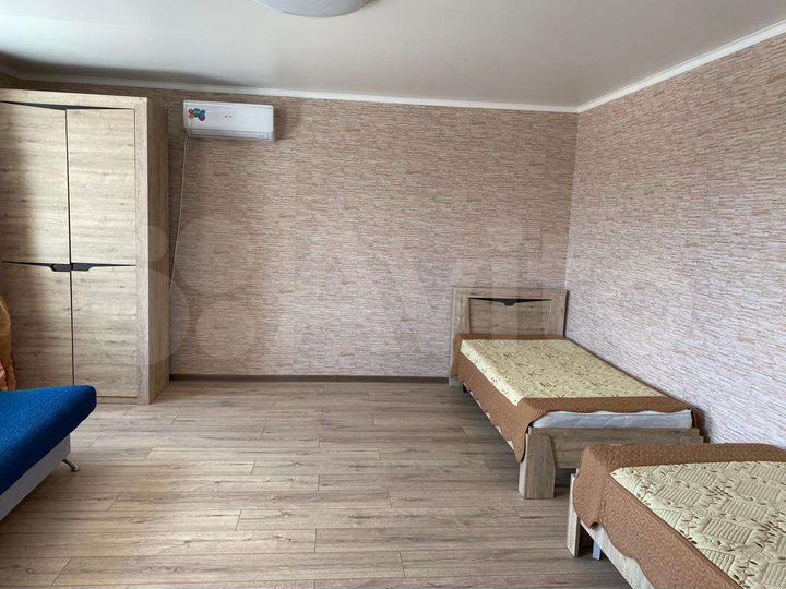 Дом 240 м² на участке 8 сот.