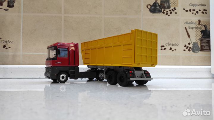 Полуприцеп маз 9506-30 на радиоуправлении 1/43