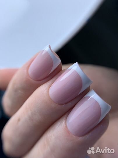 Аппаратный маникюр с укреплением