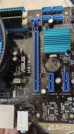 Материнская плата с процессором и памятью