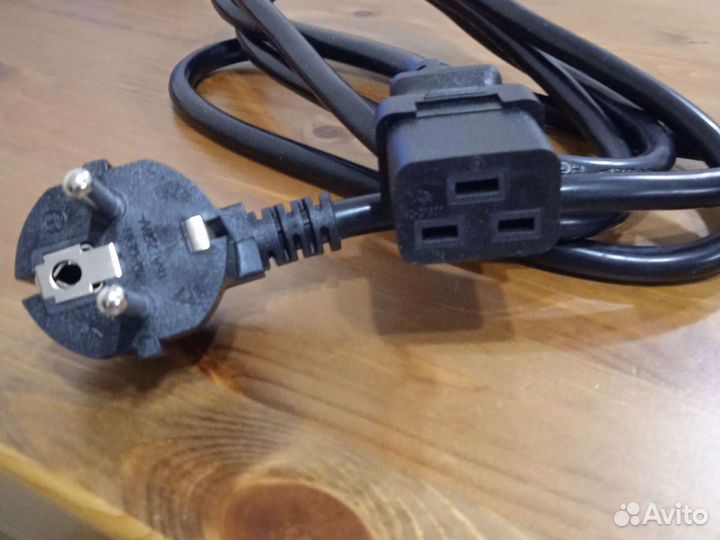 Кабель питания для компьютера