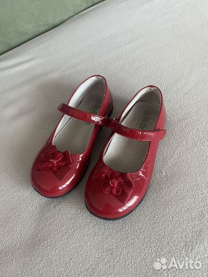 Туфли 29 размер красные лаковые