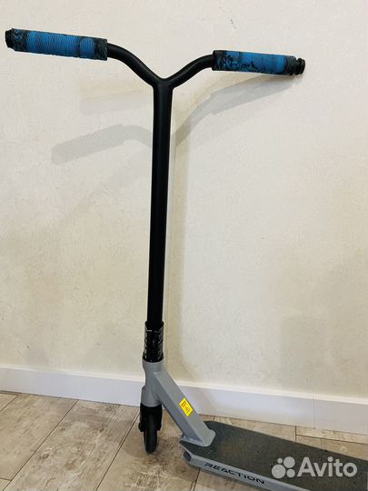 Трюковой самокат reaction stunt 3.0